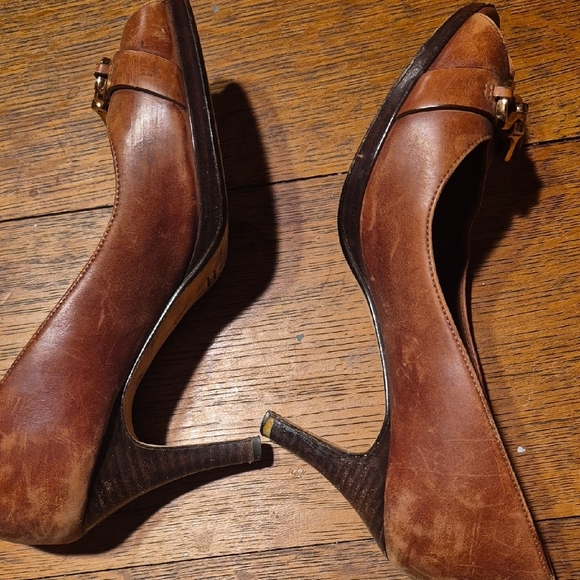Elegant Brown Peep-Toe Heels - Picture 6 of 9
